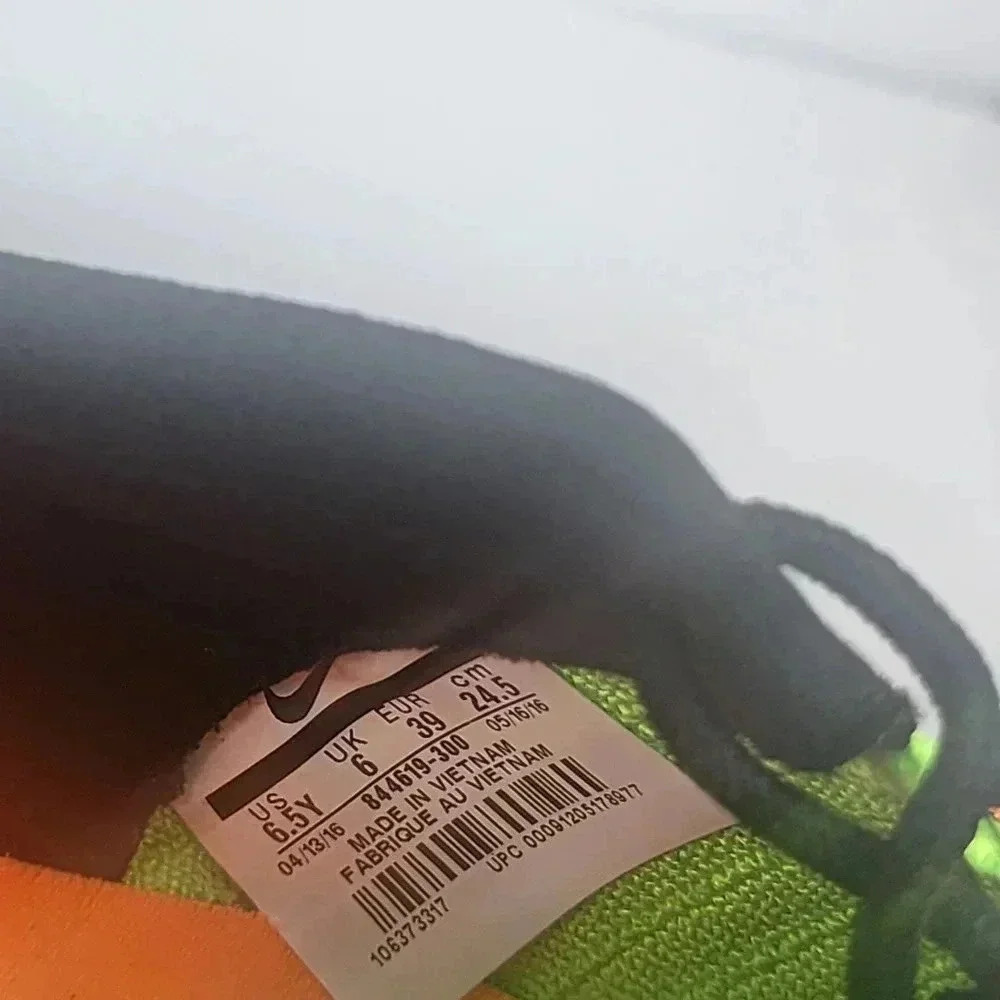 Nike Roshe Two Flyknit Electric Green/Black-Title Orange Running Shoes Size 6.5Y - Picture 7 of 9